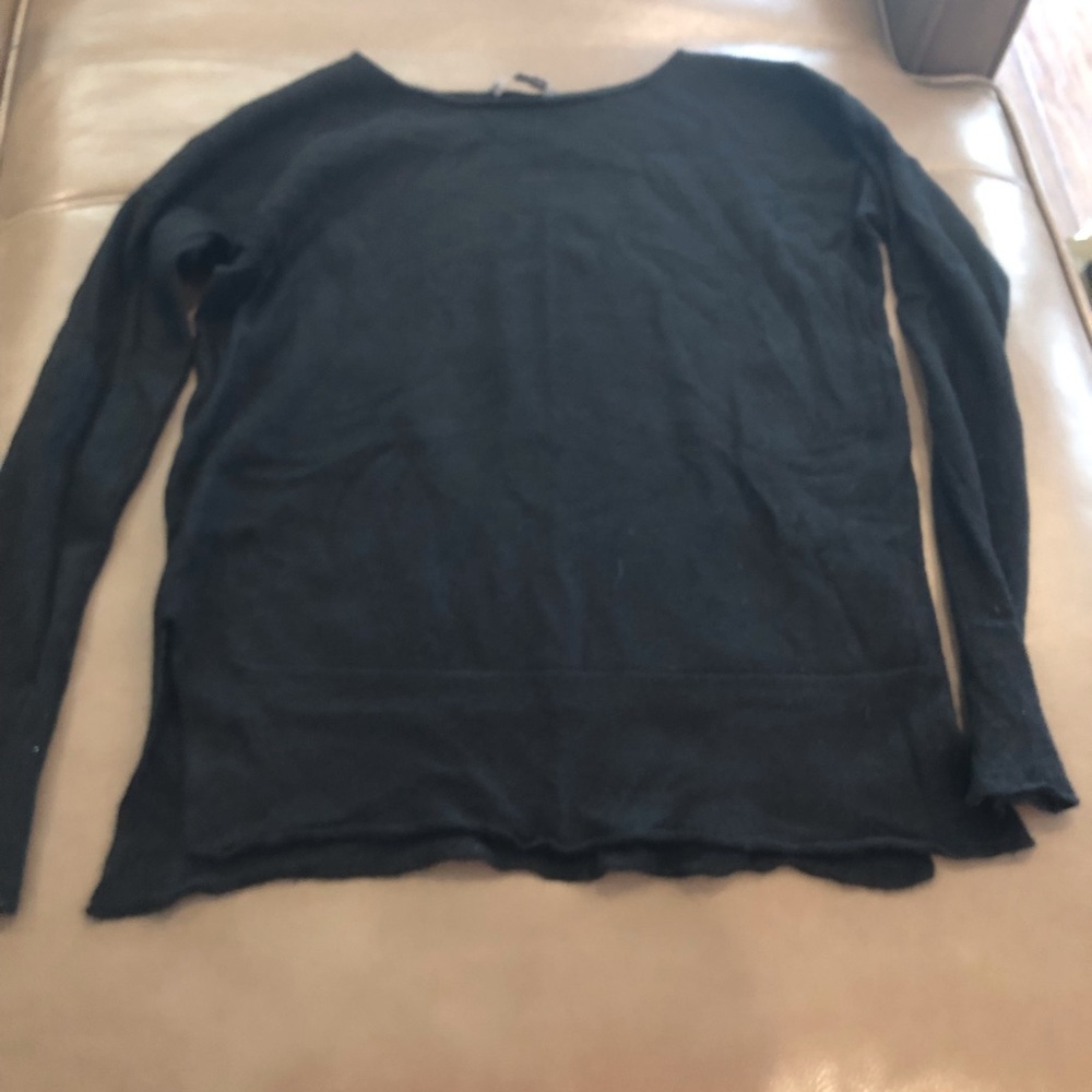 Vince t shirt style cashmere sweater black sz XS